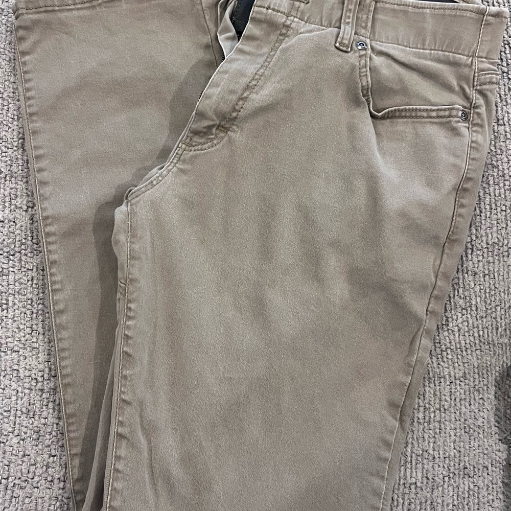 Lee Extreme Motion Khaki Jeans